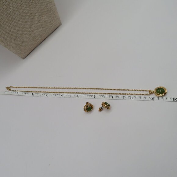 Vintage Jade Gold Tone Necklace and Earrings Set - Picture 7 of 7
